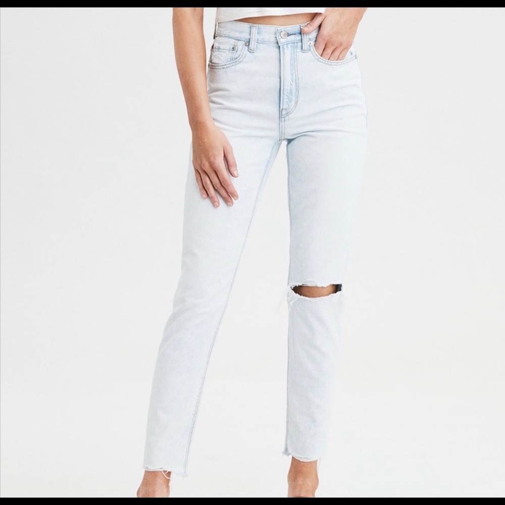 American Eagle distressed mom jean size 4